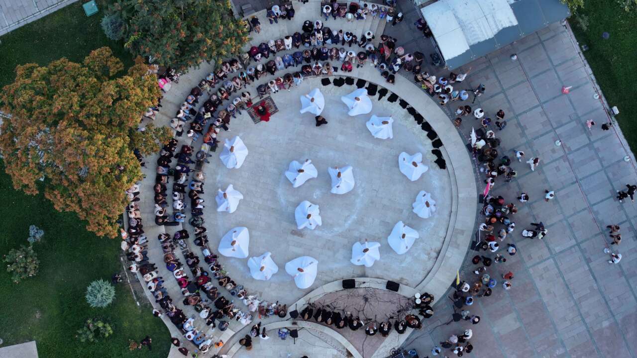 Konya Mistik Müzik Festivali’nde ikinci gün! Farklı kültürler aynı sahnede buluştu 10